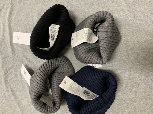 Ribbed Beanie with Lens Detail